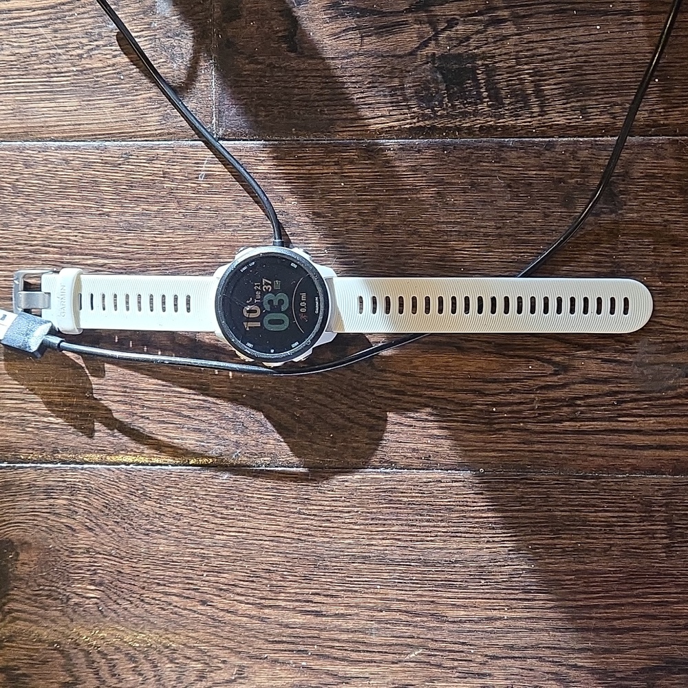 Garmin 245 Silver and Black Smartwatch (Cracked Screen) - Picture 2 of 3